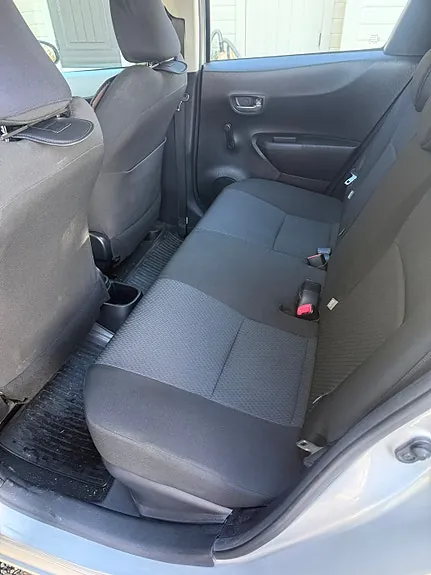 Toyota Yaris 2013 photo 2