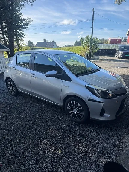 Toyota Yaris 2013 photo 5