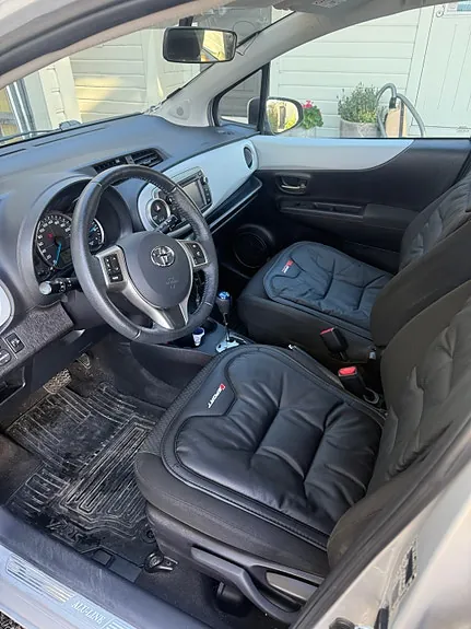 Toyota Yaris 2013 photo 4