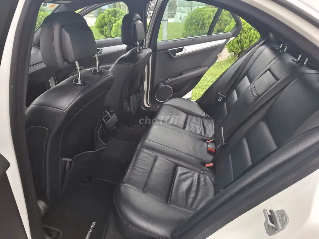 Mercedes-Benz C-Class 2011 photo 4