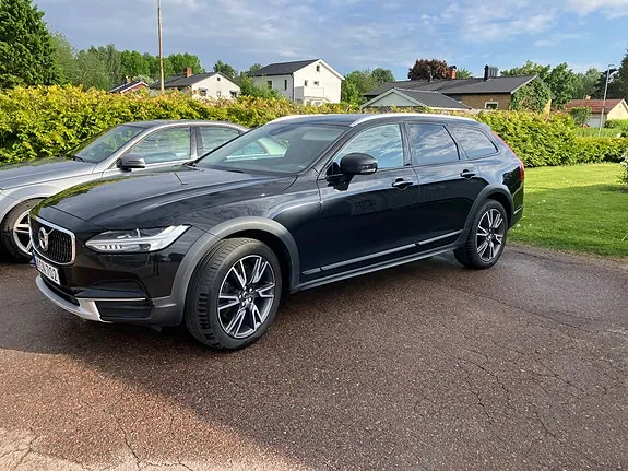 Volvo V90 Cross Country 2019 photo 2