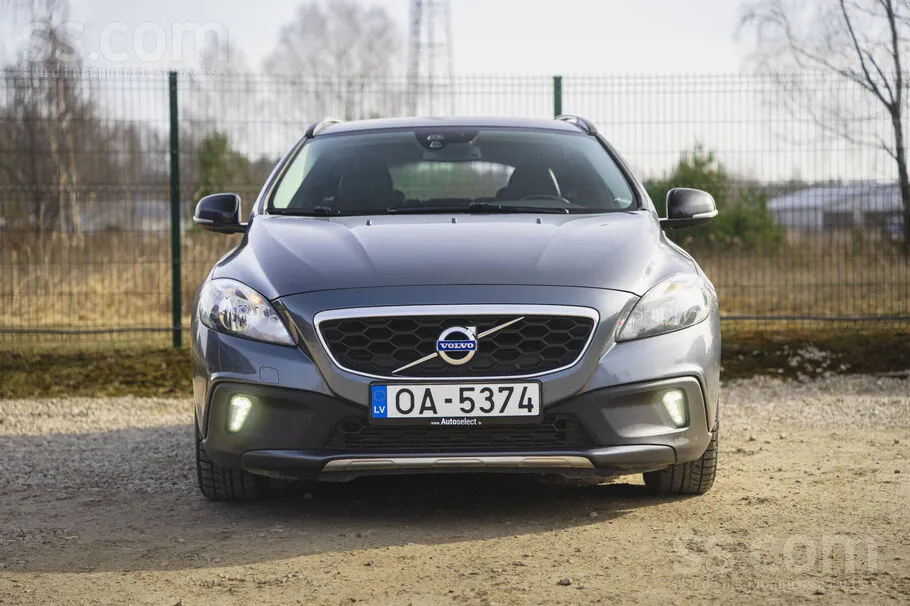 Volvo V40 2013 photo 2