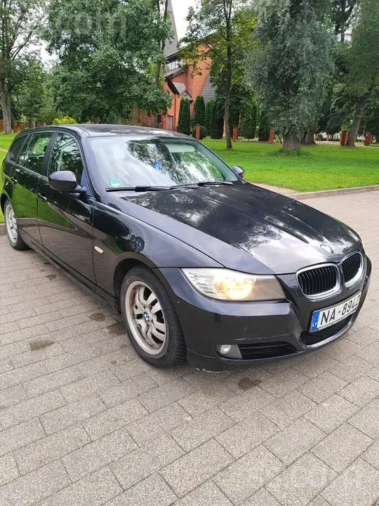 BMW 318 2010 photo 5