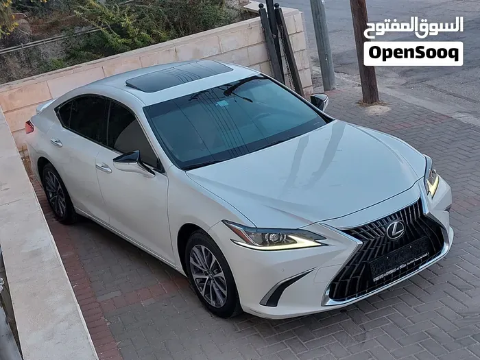 Lexus Es 300 2023 photo 3