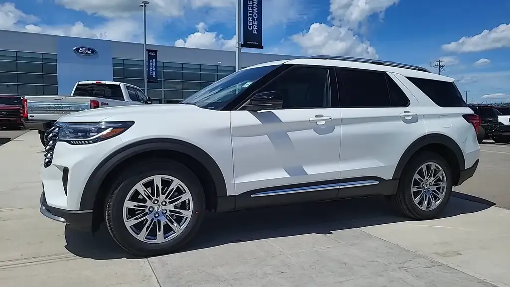 Ford Explorer 2026 photo 4
