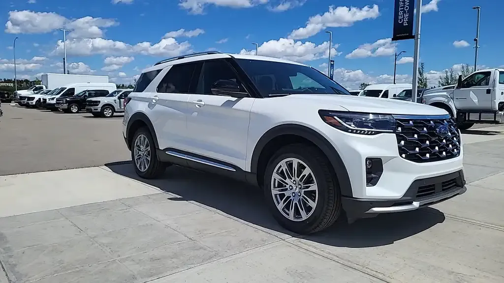 Ford Explorer 2026 photo 2