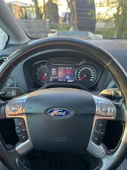 Ford S-Max 2012 photo 5