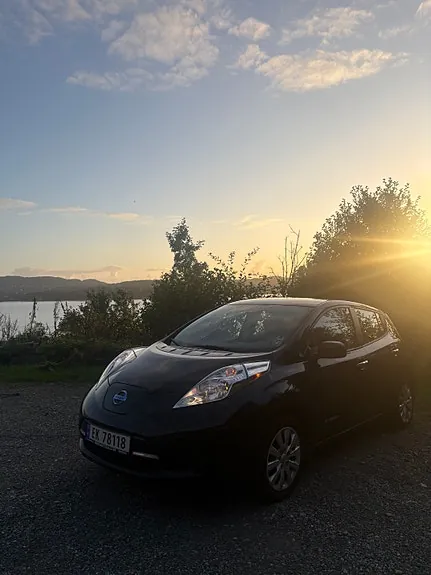 Nissan Leaf 2015 photo 2