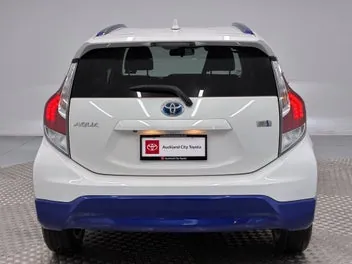 Toyota Aqua 2015 photo 5