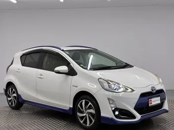 Toyota Aqua 2015 photo 2