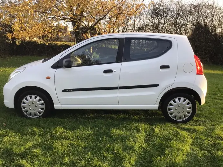 Suzuki Alto 2011 photo 3