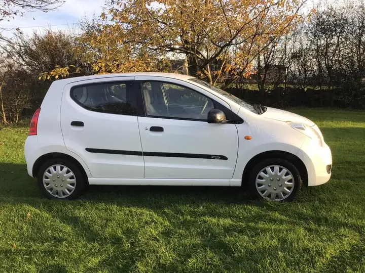 Suzuki Alto 2011 photo 5