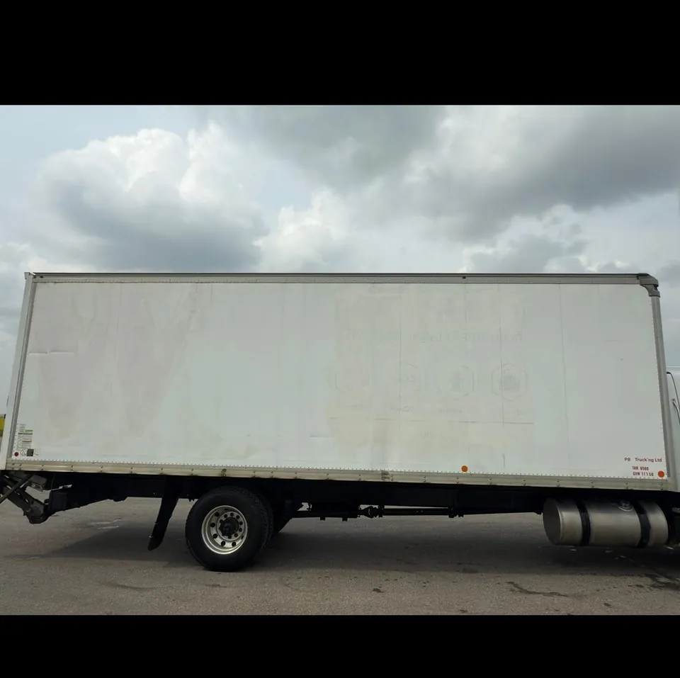 Freightliner M2 106 2018 photo 2