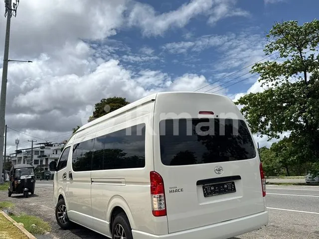 Toyota Hiace High Roof 2026 photo 2