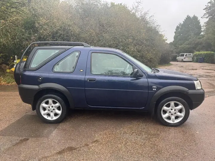 Land Rover Freelander 2003 photo 3