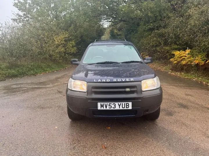 Land Rover Freelander 2003 photo 2