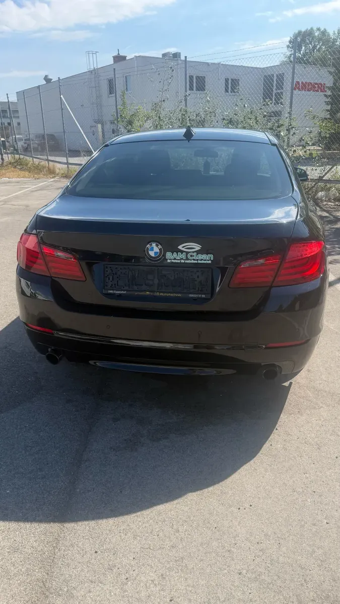 BMW 5 Series 2012 photo 3