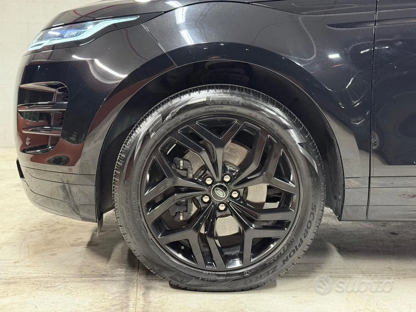 Land Rover Range Rover Evoque 2022 photo 3