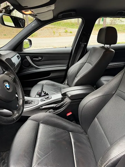 BMW 320D 2009 photo 2