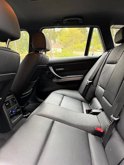 BMW 320D 2009 photo 3