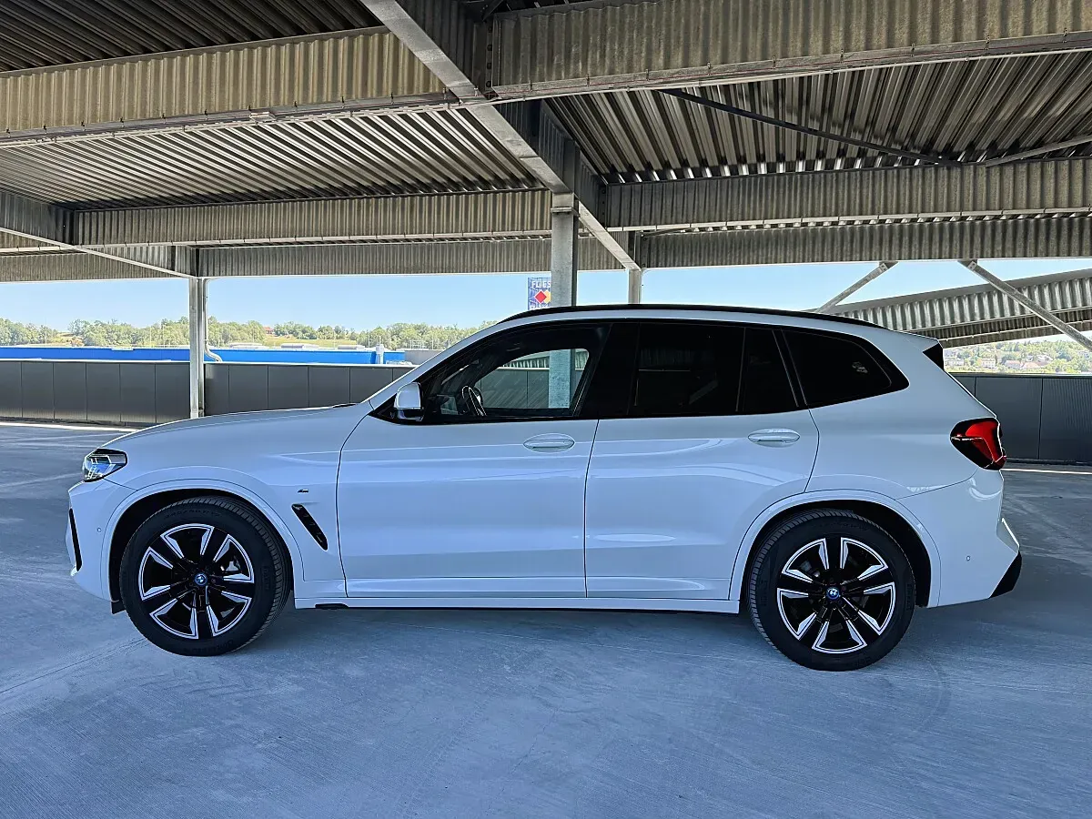 BMW Ix3 2022 photo 2