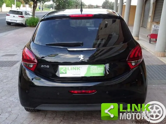 Peugeot 208 2019 photo 5