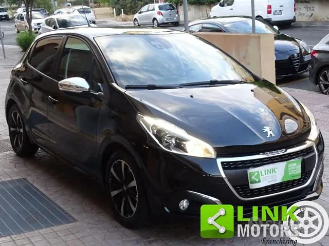 Peugeot 208 2019 photo 3
