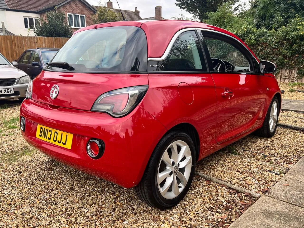 Vauxhall Adam 2013 photo 2