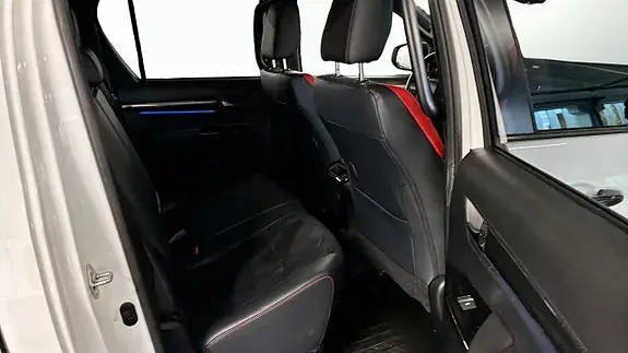 Toyota Hilux 2023 photo 5
