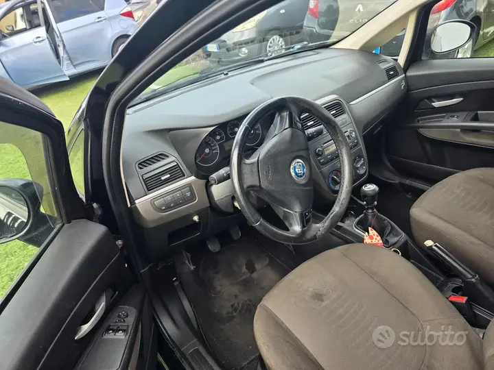 Fiat Grande Punto 2007 photo 4