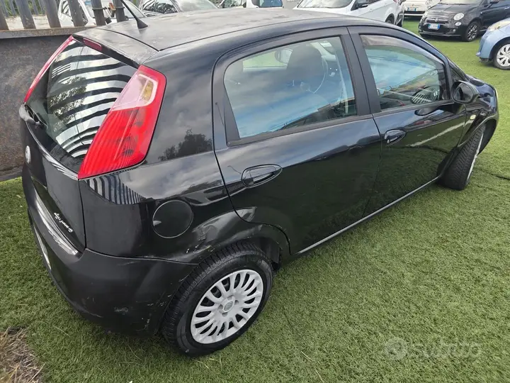 Fiat Grande Punto 2007 photo 2