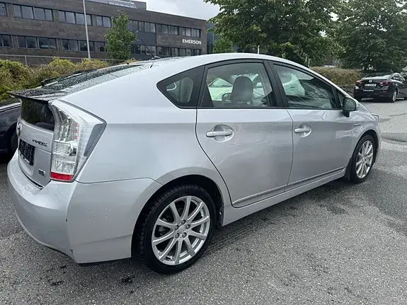 Toyota Prius 2011 photo 3