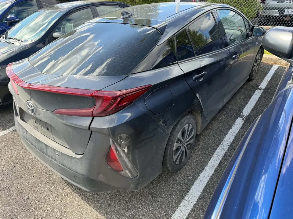 Toyota Prius Prime 2020 photo 2
