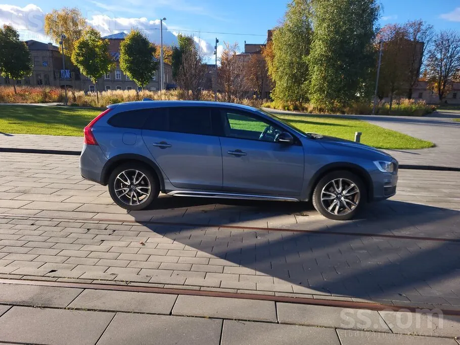 Volvo V60 2017 photo 5