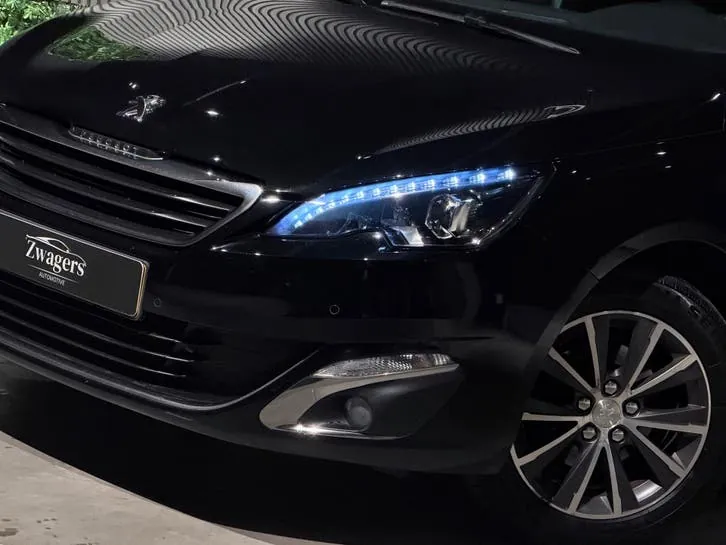 Peugeot 308 2013 photo 3