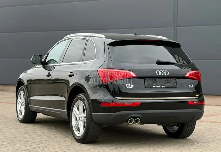 Audi Q5 2010 photo 2