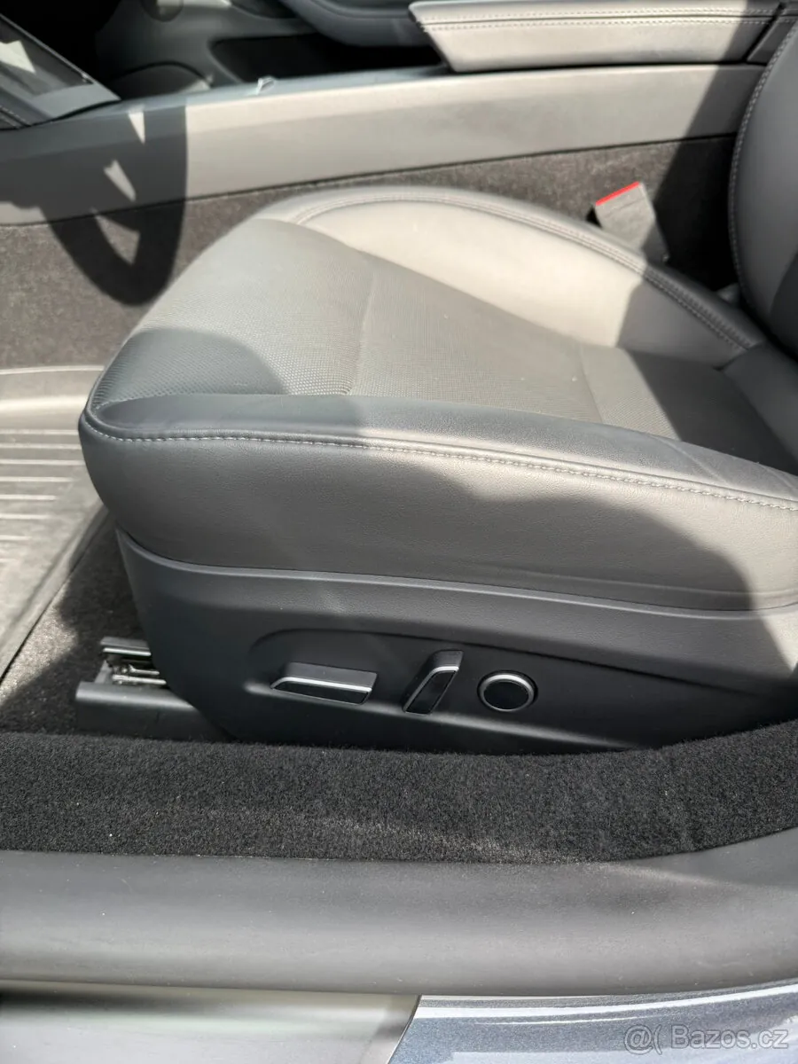 Tesla Model 3 2024 photo 4