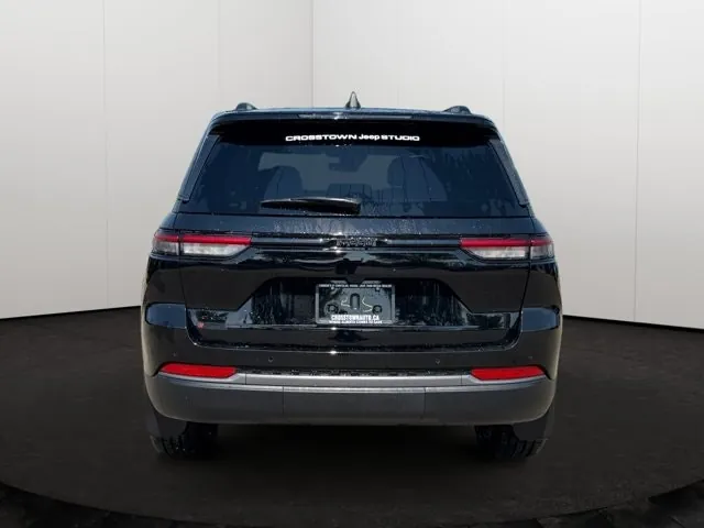 Jeep Grand Cherokee 2026 photo 5