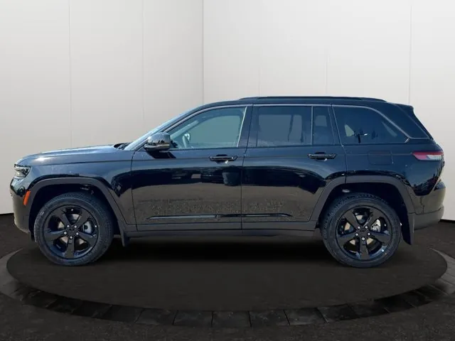 Jeep Grand Cherokee 2026 photo 2