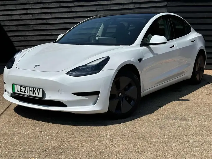 Tesla Model 3 2021 photo 3