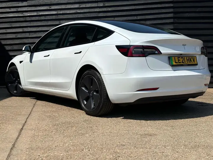 Tesla Model 3 2021 photo 4