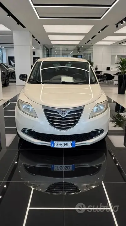 Lancia Ypsilon 2011 photo 2