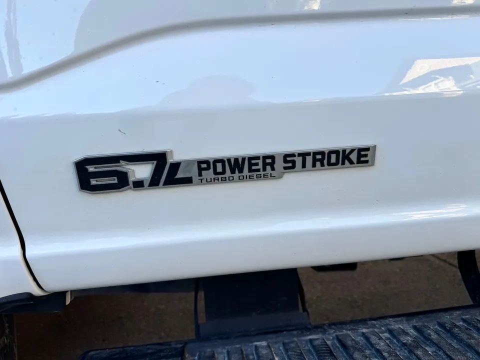 Ford F250 2024 photo 3