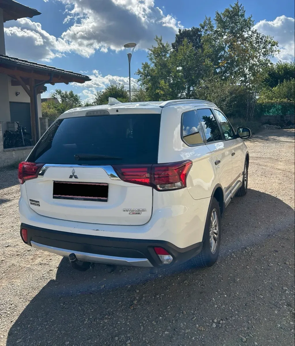Mitsubishi Outlander 2017 photo 3
