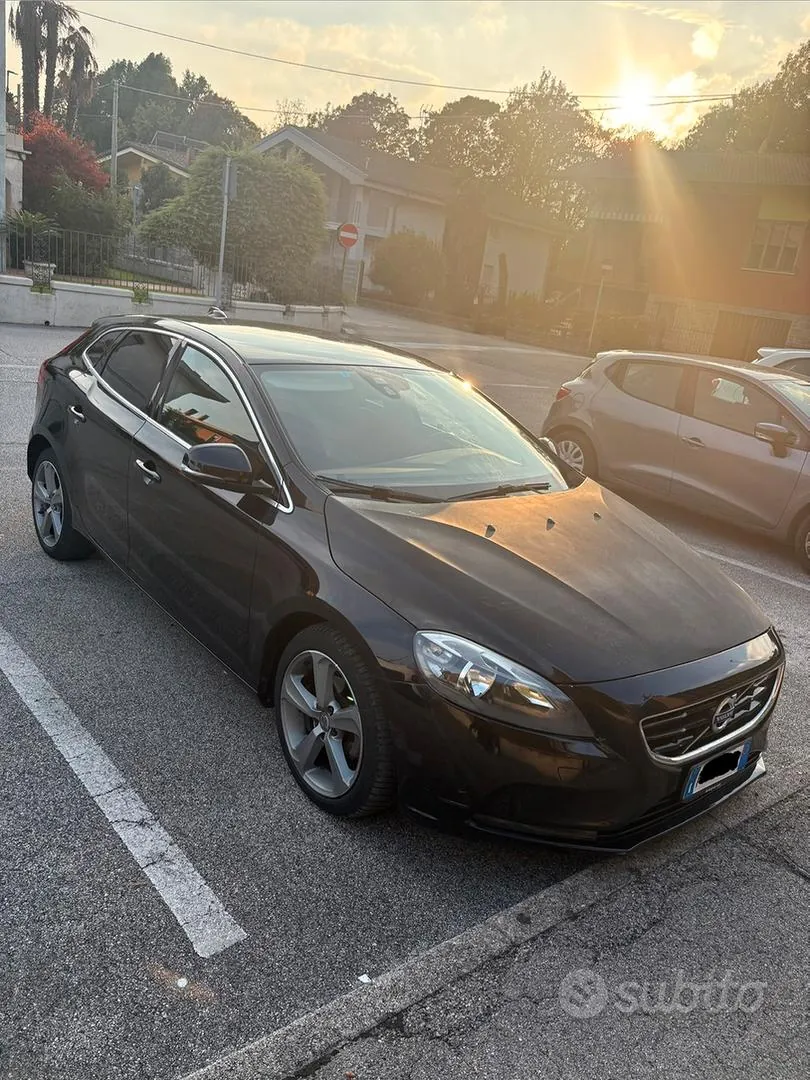 Volvo V40 2012 photo 4