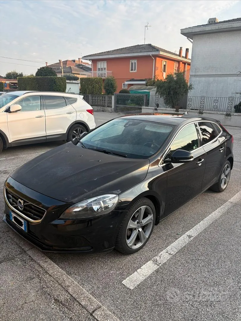 Volvo V40 2012 photo 3
