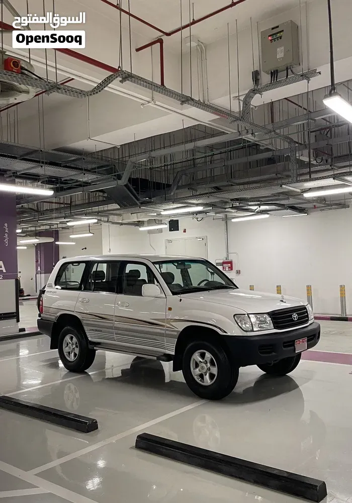 Toyota Land Cruiser 2001 photo 2