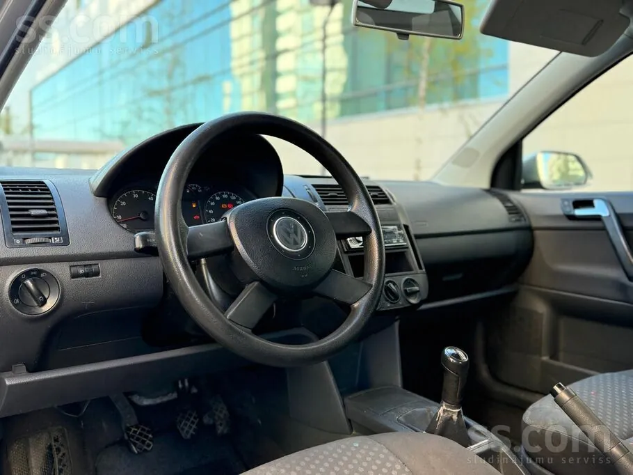 Volkswagen Polo 2003 photo 4