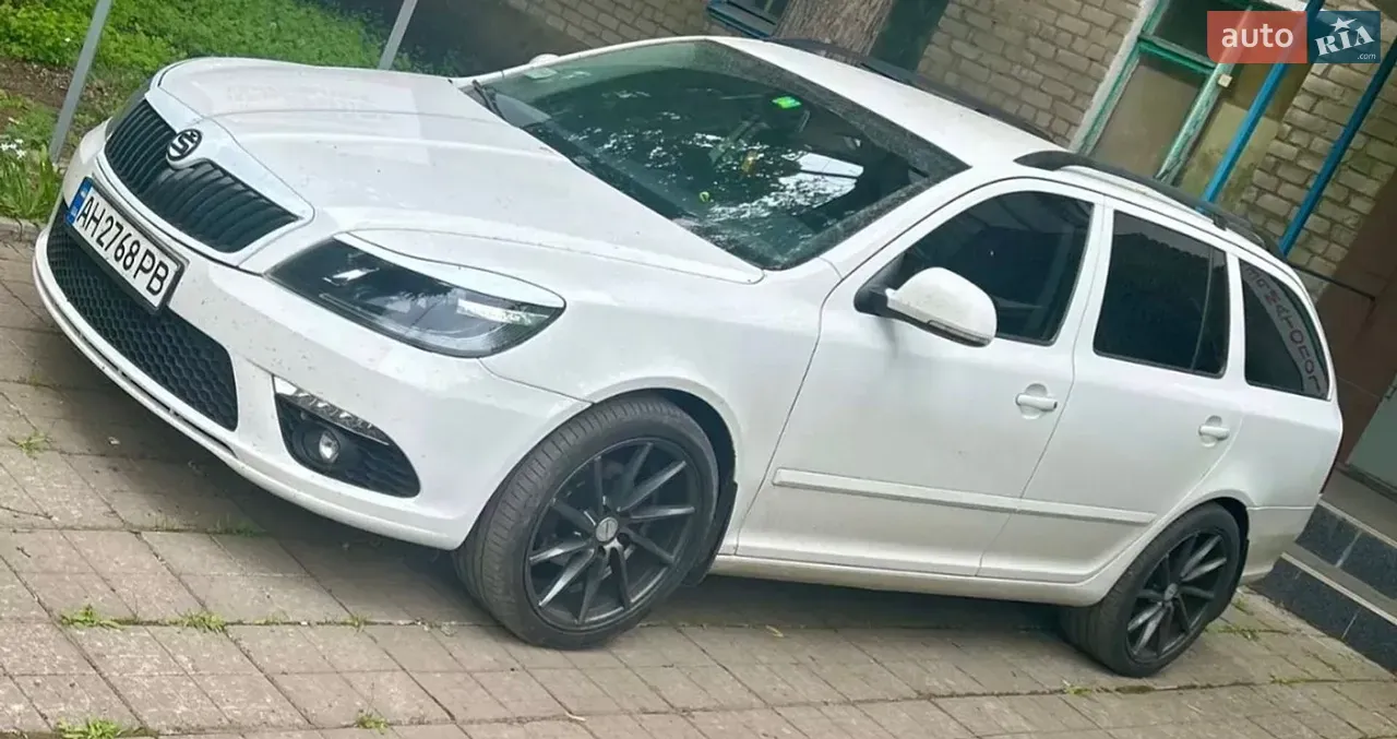 Skoda Octavia 2011 photo 2