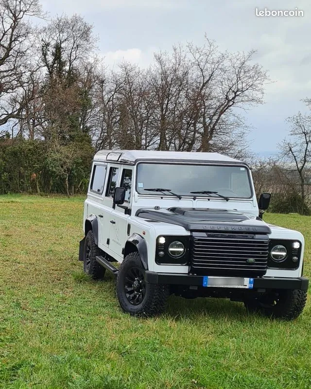 Land Rover Defender 2013 photo 2